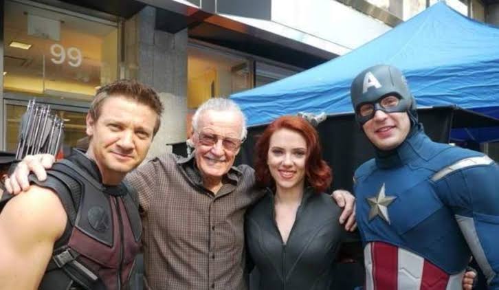 Stan Lee with Jeremy Renner, Scarlett Johansson and Chris Evans on the set of the first Avengers movie Stan Lee with Jeremy Renner, Scarlett Johansson and Chris Evans on the set of the first Avengers movie