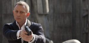 Daniel Craig’s injury suspends the shooting of Bond 25 movie.