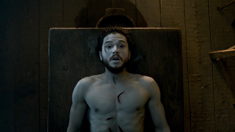Game Of Thrones Fans Think Jon Snow Will Die In Series Finale 2 Game Of Thrones Fans Think Jon Snow Will Die In The Last Episode