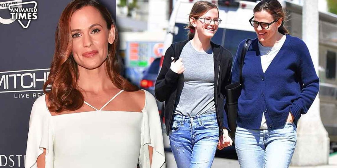 Jennifer Garner Uses Own Daughter as a Literal Shield to Get Away from