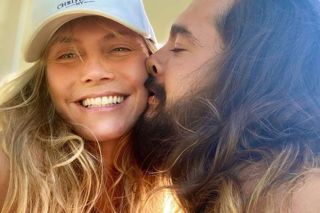 Heidi Klum's Bikini Boat Trip Pic With Husband Has Set Internet on Fire ...
