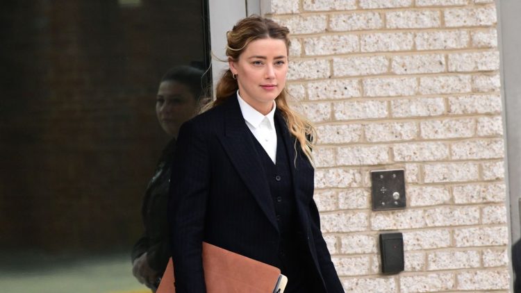 Amber Heard Believed Social Media Is Never True Called It Unfair For Demonizing Her During 6993