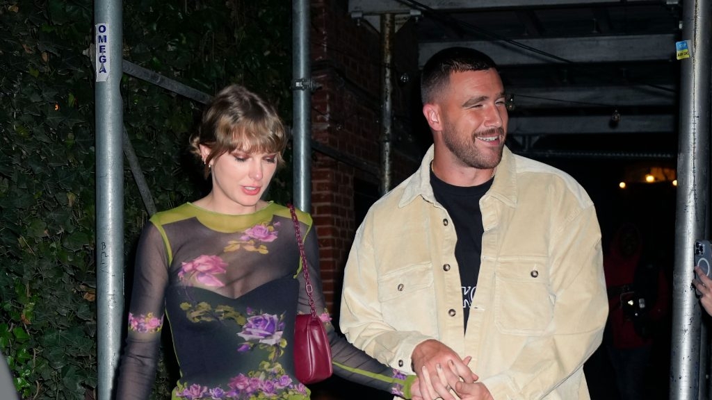 Taylor Swift and Travis Kelce outing