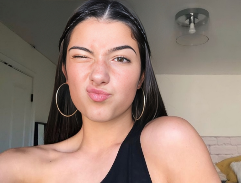 "I actually do have N*pples" 19YearOld TikTok Sensation Charli D