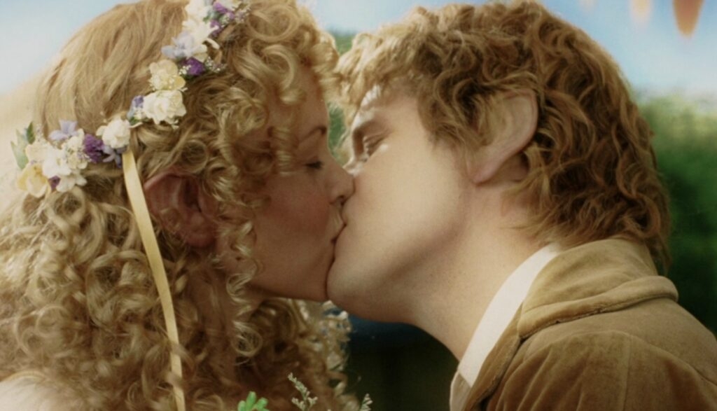 Samwise and Rosie kissing at the wedding in The Lord of the Rings