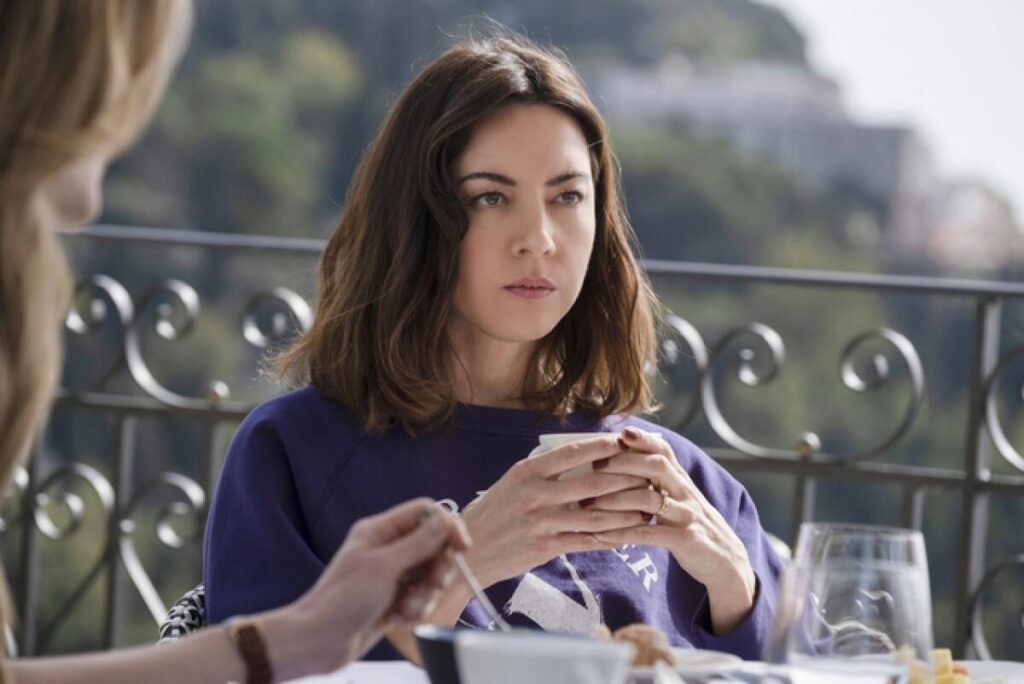 Aubrey Plaza in The White Lotus