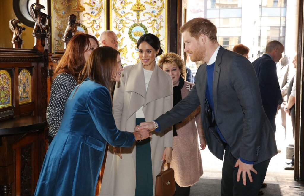 Prince Harry and Ms. Markle visit Belfast’s Crown Liquor Saloon