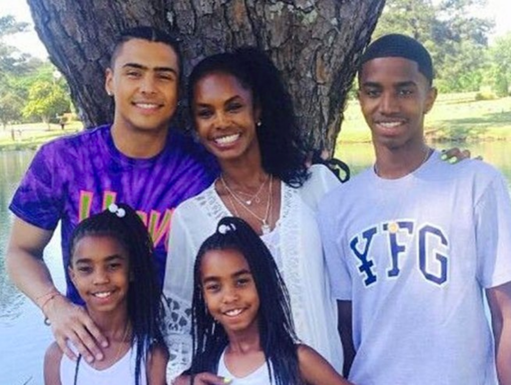 Kim Porter with her kids 