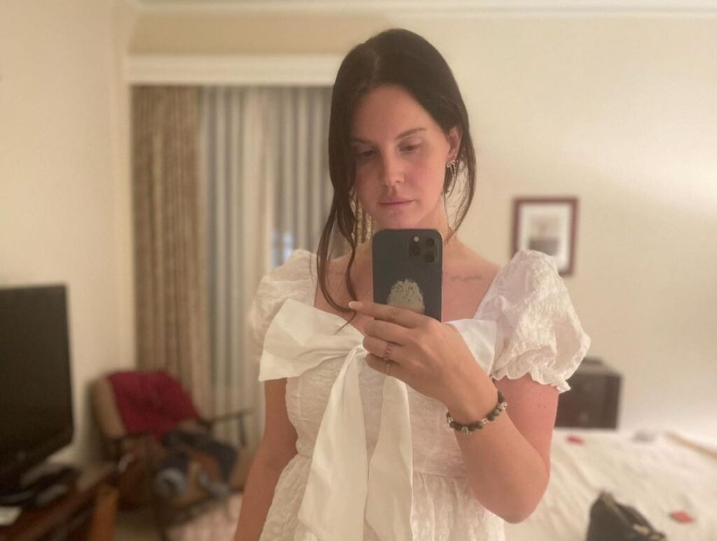 Lana Del Rey's picture she shared on Instagram