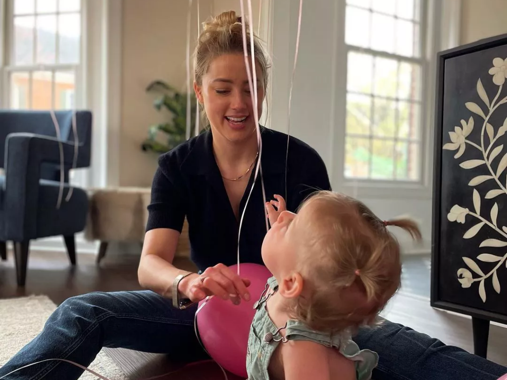 Amber Heard with her daughter | Credits: Instagram