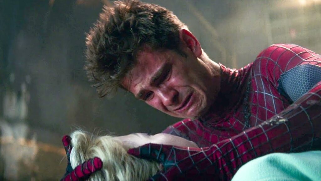 Peter Parker crying after Gwen Stacy's death in The Amazing Spider-Man 2