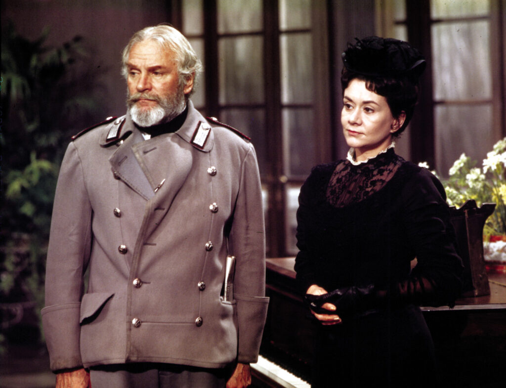 Laurence Olivier and Joan Plowright in Three Sisters