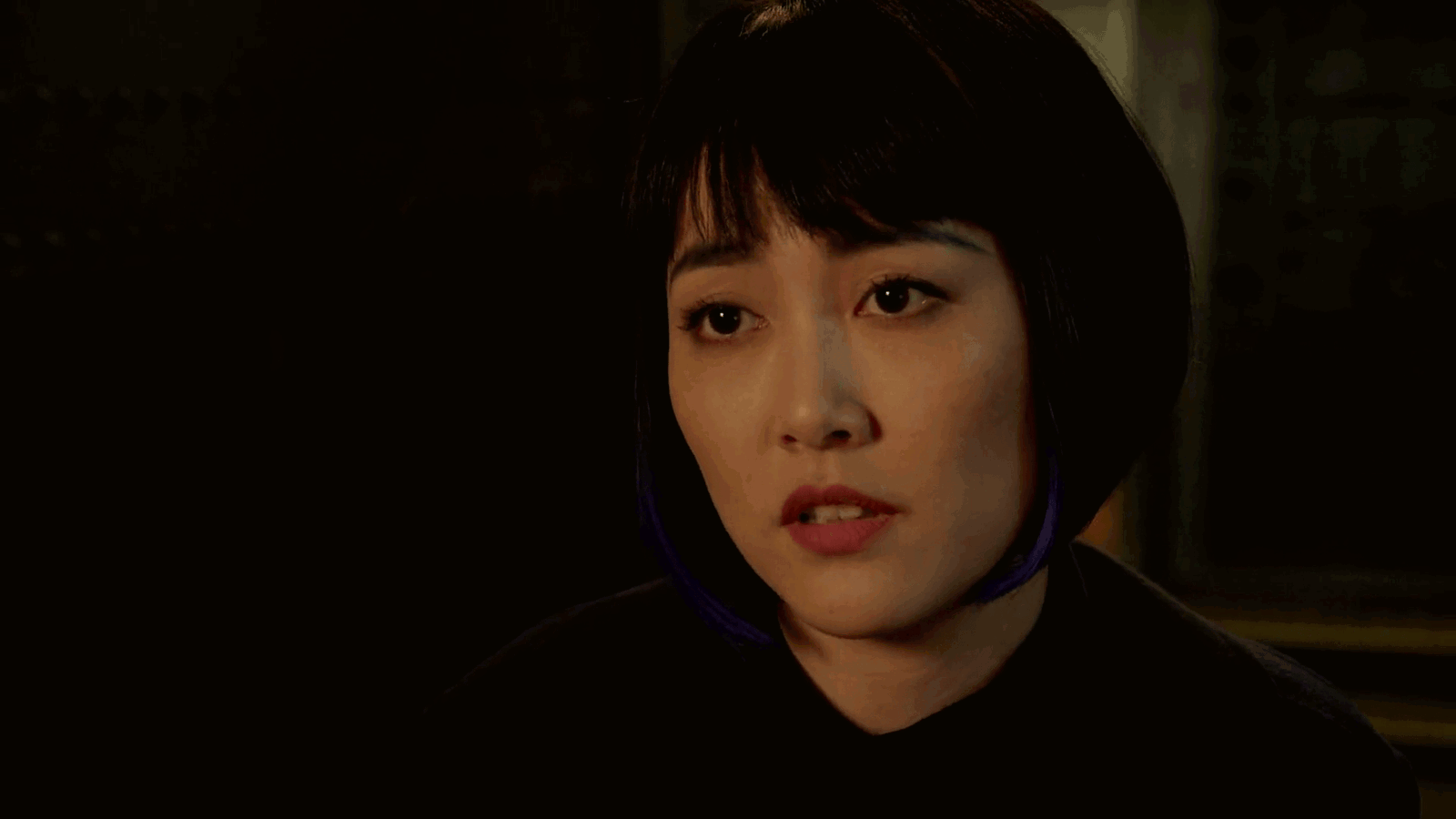 Mako looking worried when talking to Raleigh