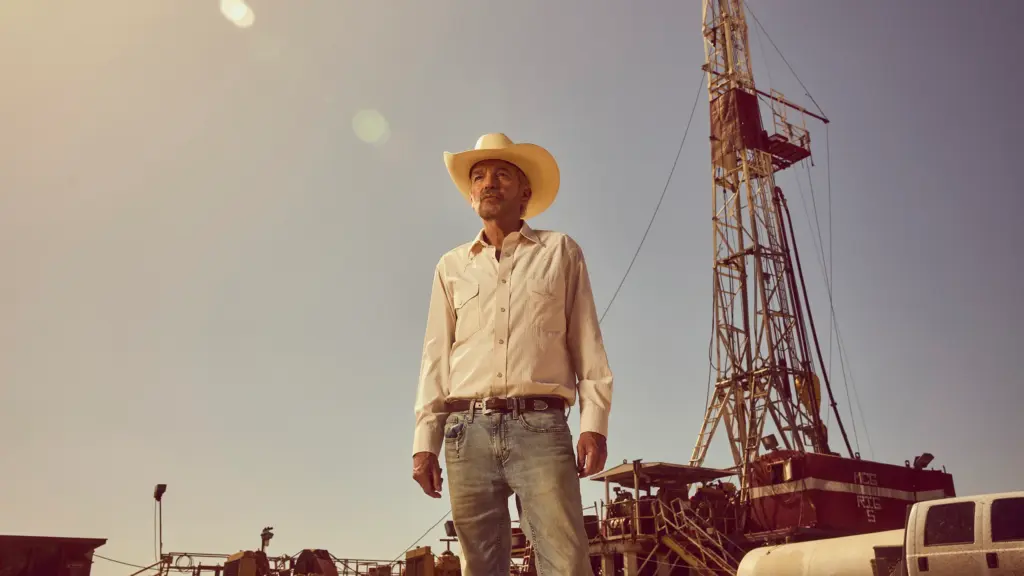 10 Reasons Taylor Sheridan Needs an R-rated Yellowstone Animated Spinoff 10 Billy Bob Thornton as the landman