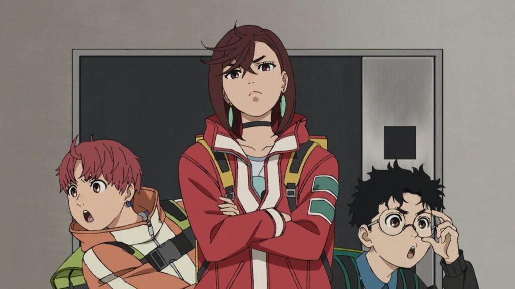 Jiji, Momo, and Okarun entering Jiji's house